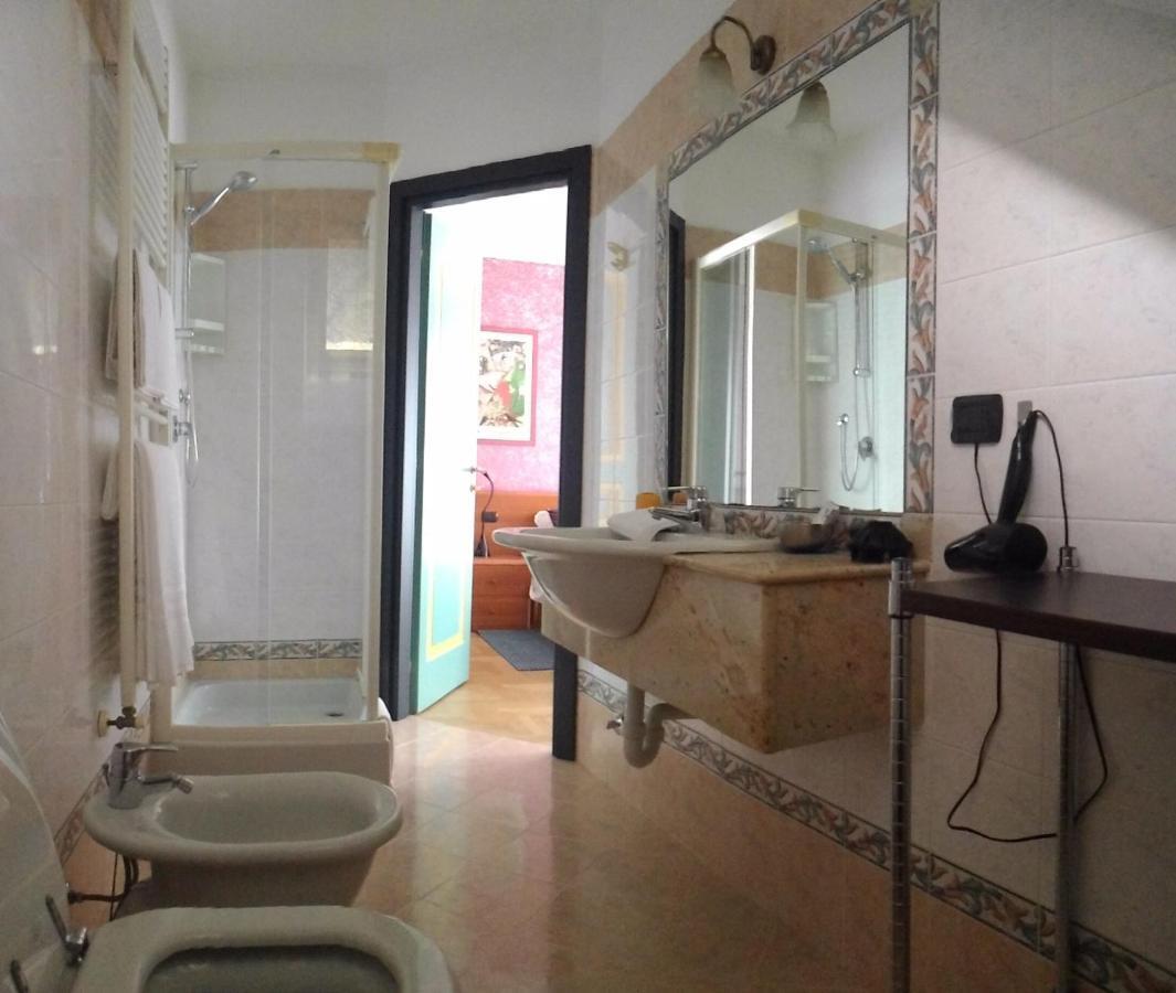 אלבה Mini Hotel Wine & Dreams חדר תמונה